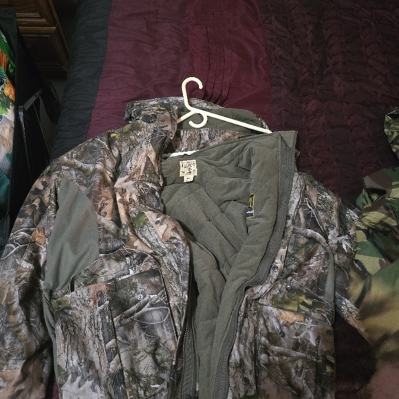 Cabela's Jackets & Coats in Black - Picture 3 of 4